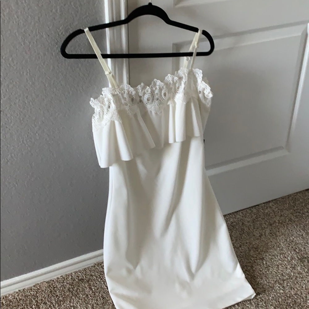White off the shoulder bodycon dress